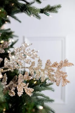 32” Acanthus Leaves Platinum Christmas Spray