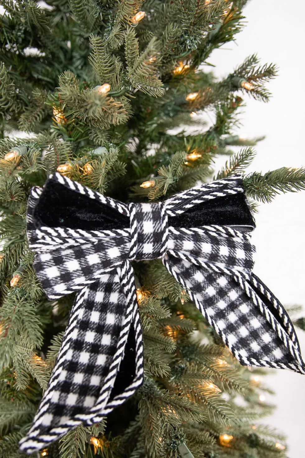 8” Black and White Plaid Bow