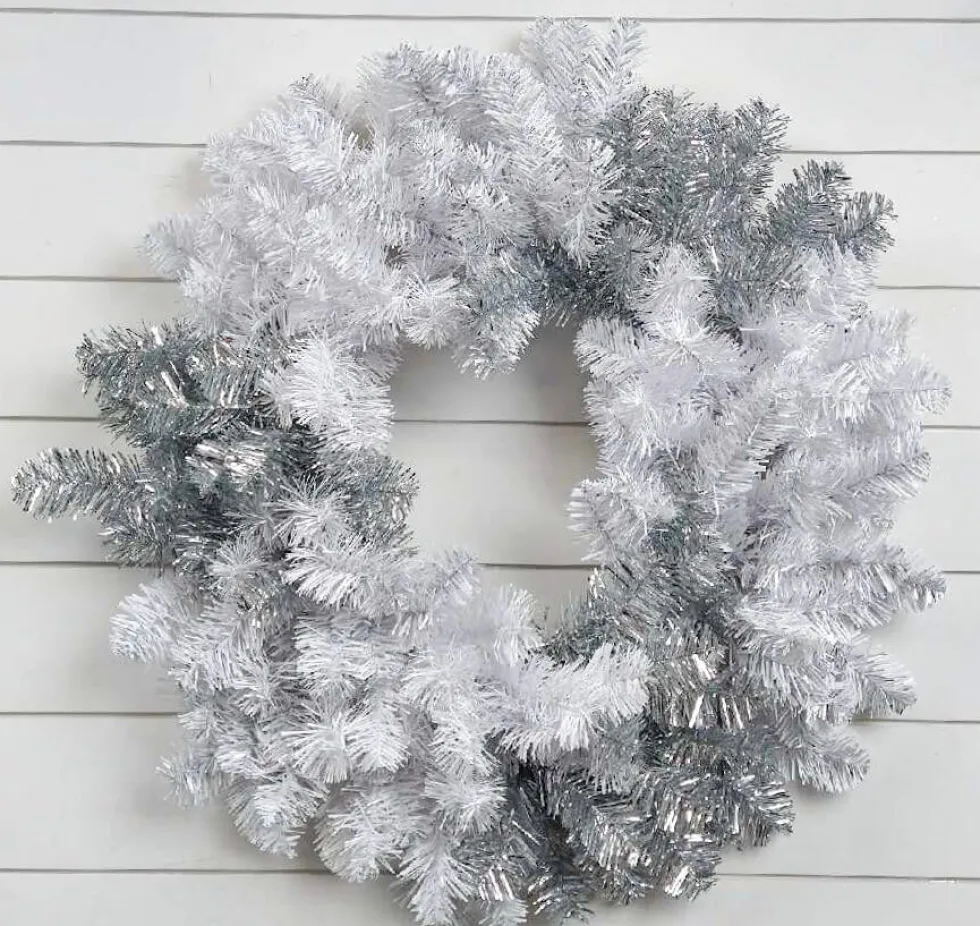 30” Caprico Silver & White Wreath