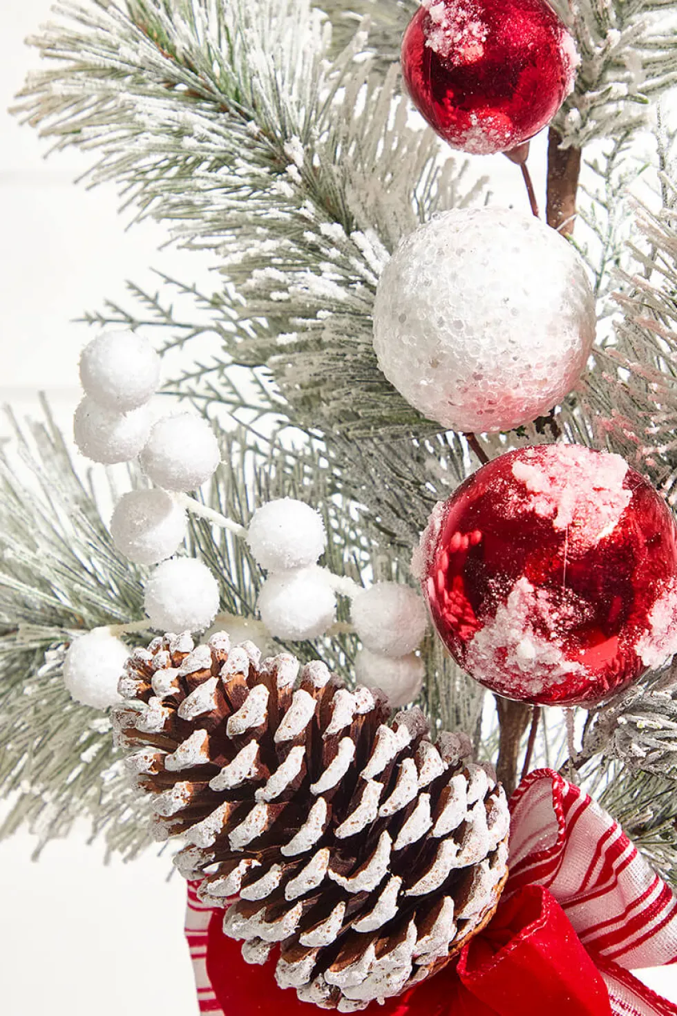 30" Christmas Ball Berry Cedar Spray- Red & White