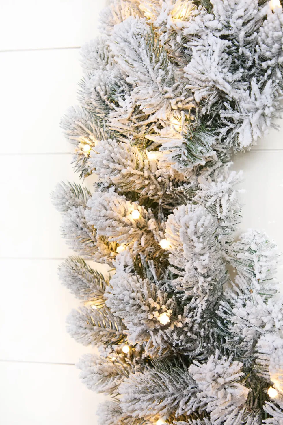 36" Classic Flocked Wreath With Warm White LED Lights