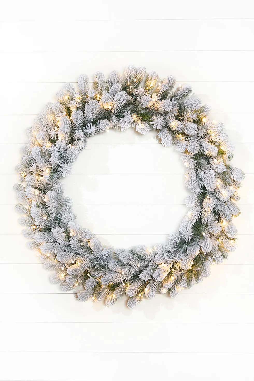 36" Classic Flocked Wreath With Warm White LED Lights