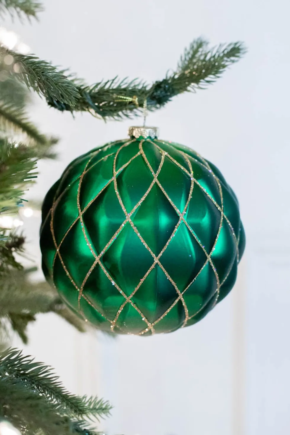 15 CM Emerald Green Matte Glitter Quilted Net Ball Christmas Ornament