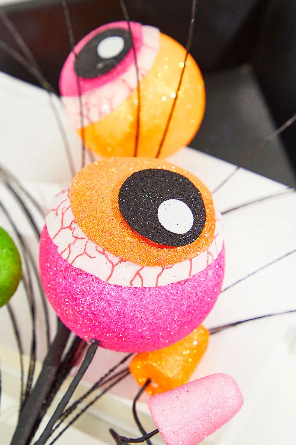 24" Eyeballs Gumdrop Spray