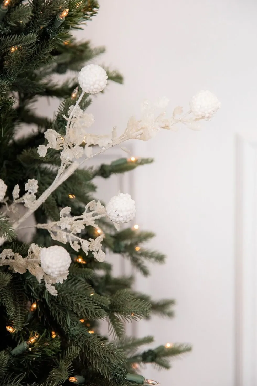 25” Glitter Sequin Sweetgum Ball Leaf Spray