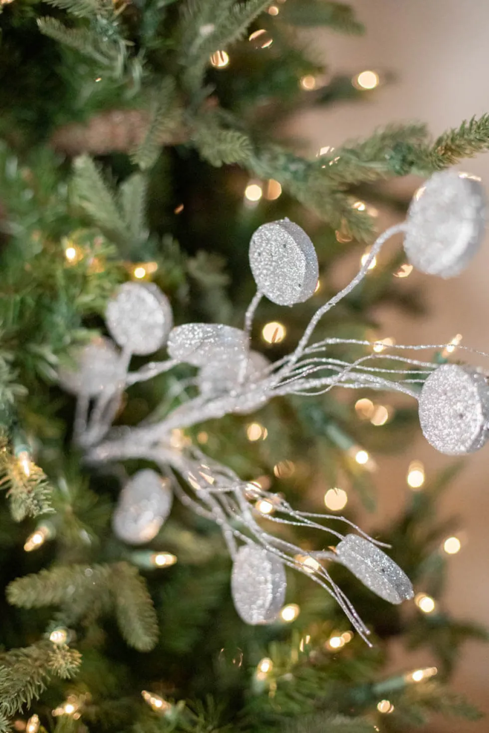 33” Glitter Silver Dollar/Twig Spray Silver