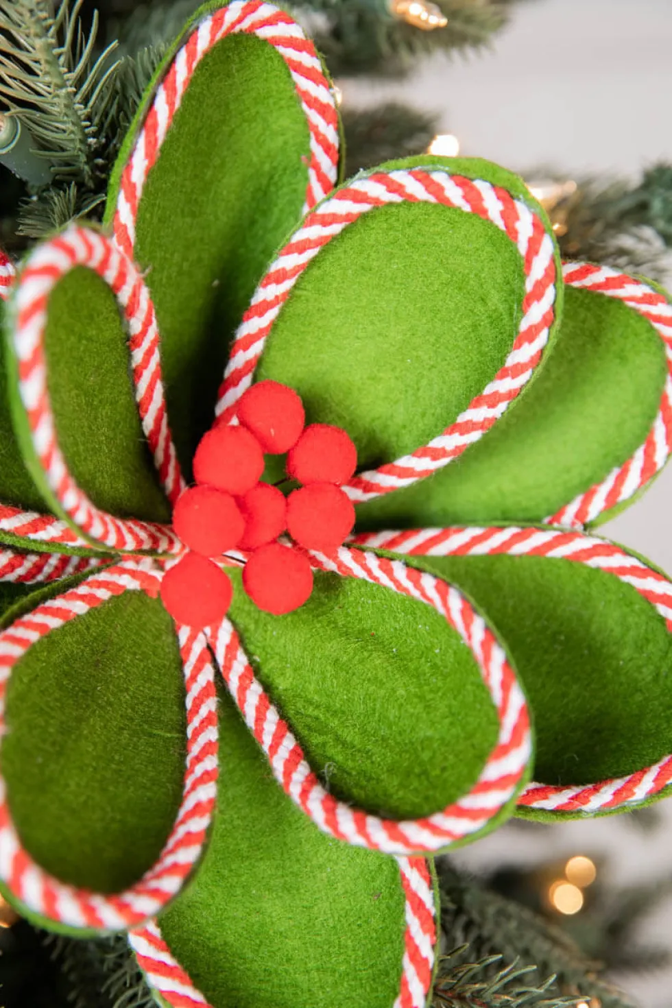24” Green Peppermint Edge Round Poinsettia