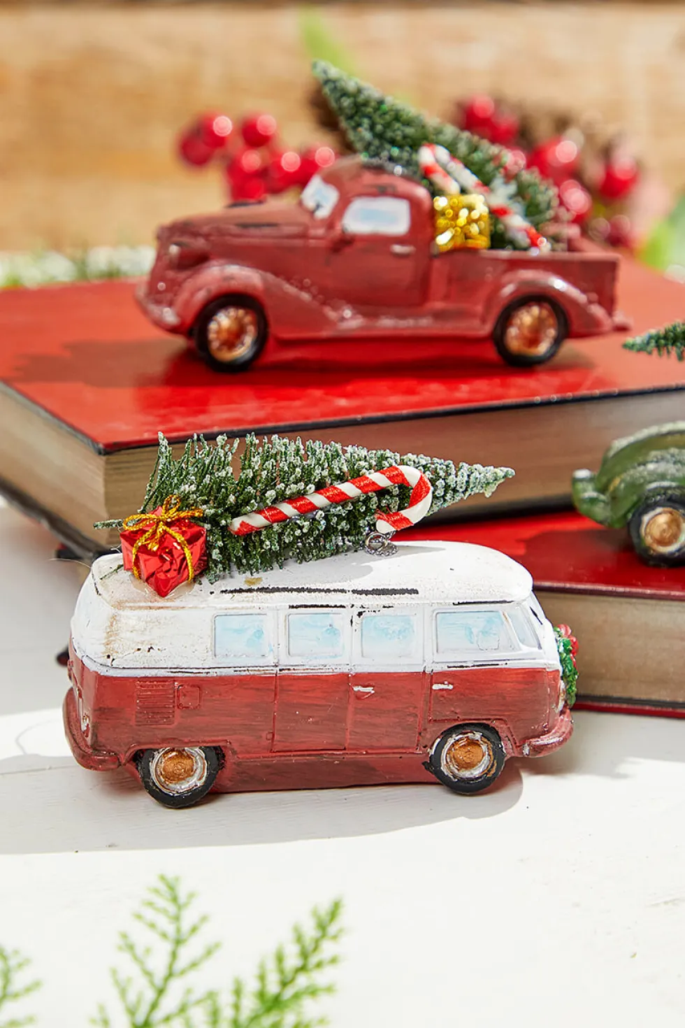 5" Green & Red Resin Retro Vehicle Ornament with Tree