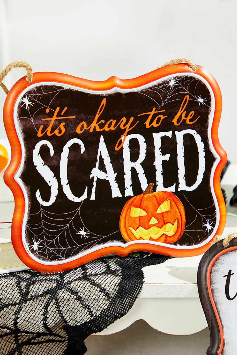 7"H x 6"L Embossed Halloween Sign