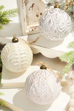 4" Leafy Ball Glass Ornament