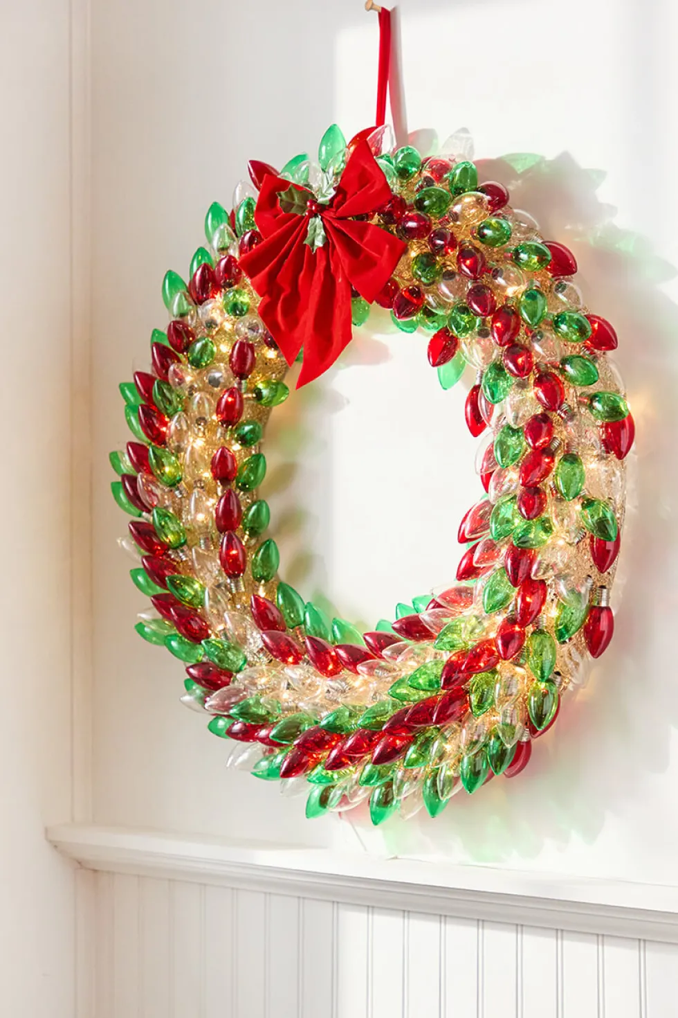 30" Mr. Christmas C9 Bulb Wreath - Red, Green & Clear