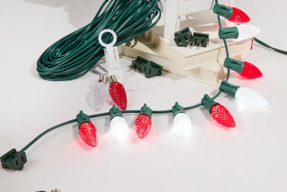100' Outdoor Christmas Lighting Kit - Cool White/Red