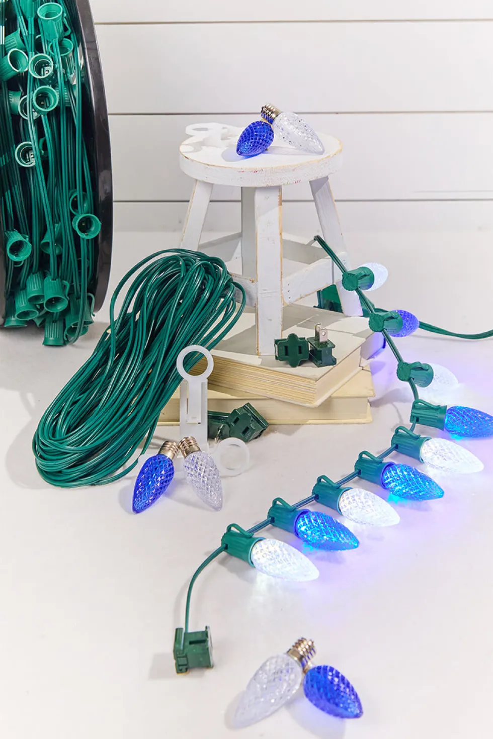 250' Outdoor Christmas Lighting Kit - Cool White/Blue