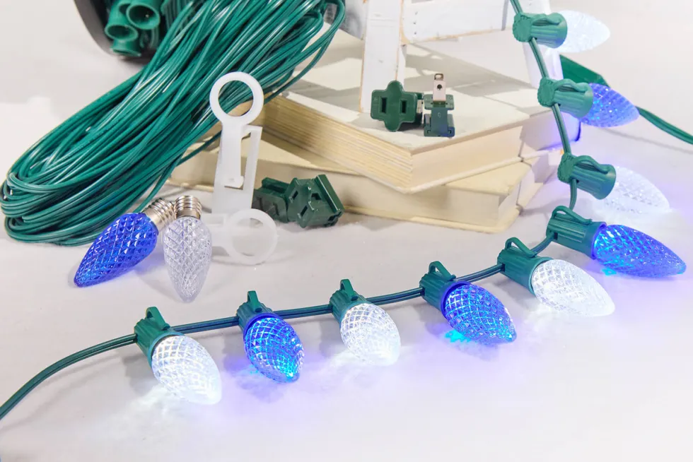 500' Outdoor Christmas Lighting Kit - Cool White/Blue