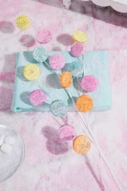31" Pastel Glitter Disc Spray