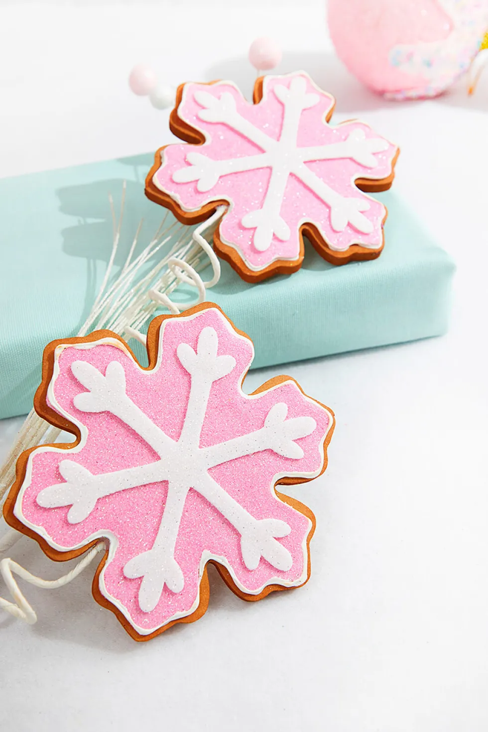 28” Pink Snowflake Cookie Spray