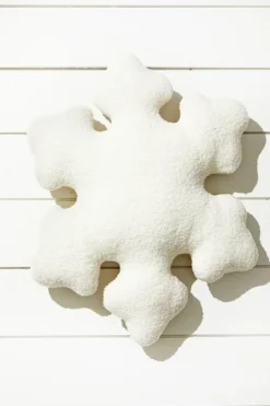 Snowflake Pillow 19