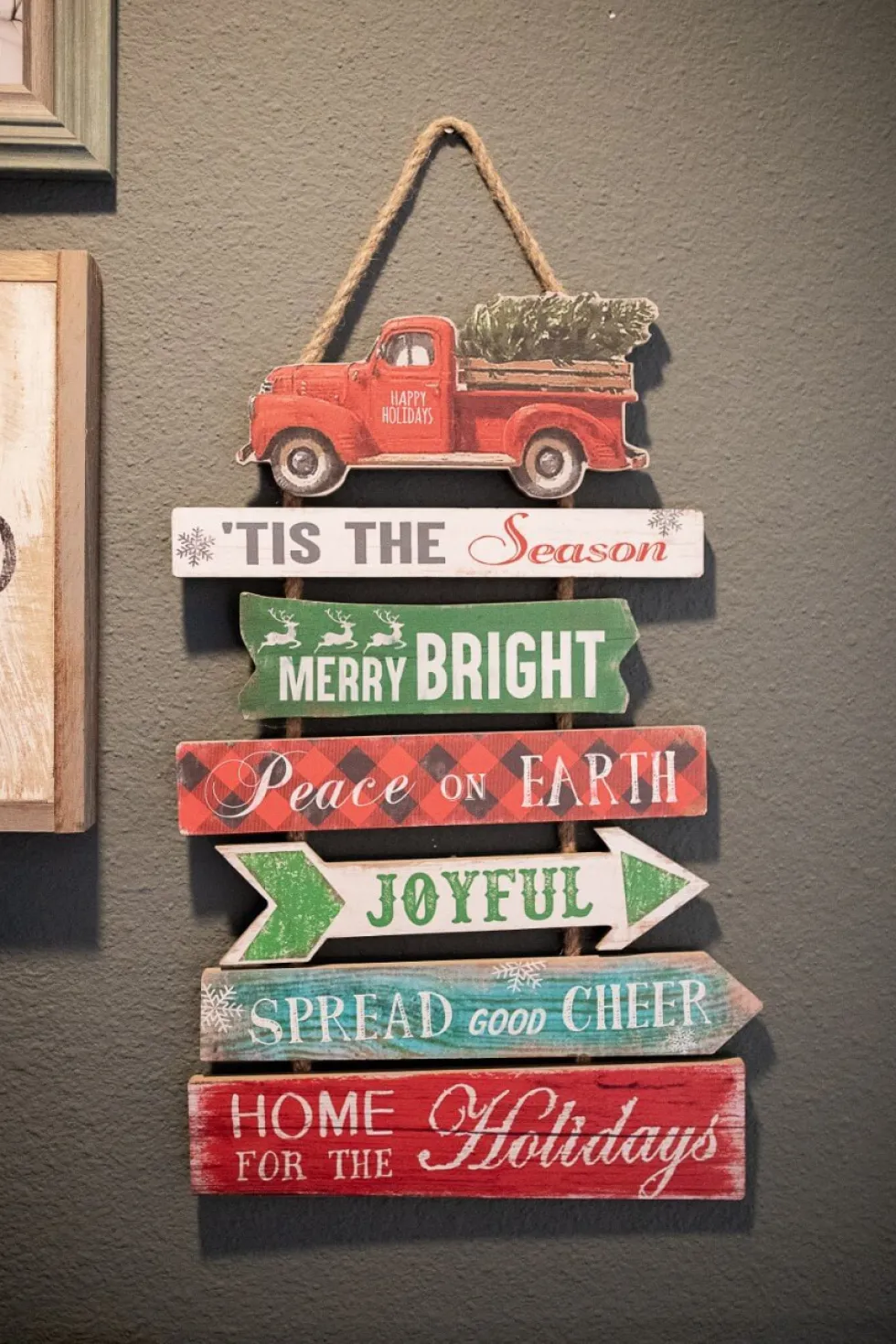 22.4” Wood Holiday Sign w/ Vehicle