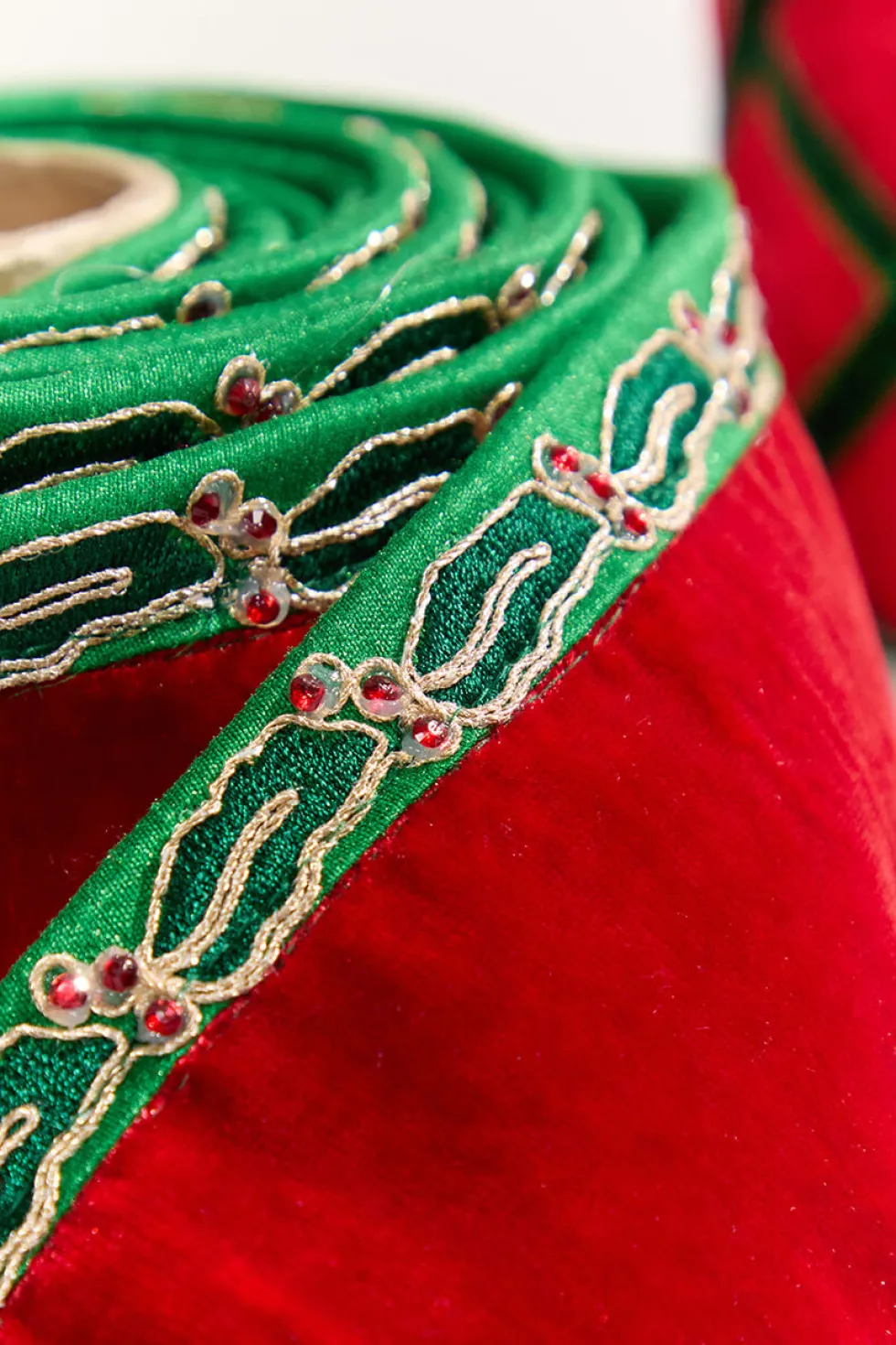 4" x 5 Yard Holly Leaves Edged Red Velvet Ribbon