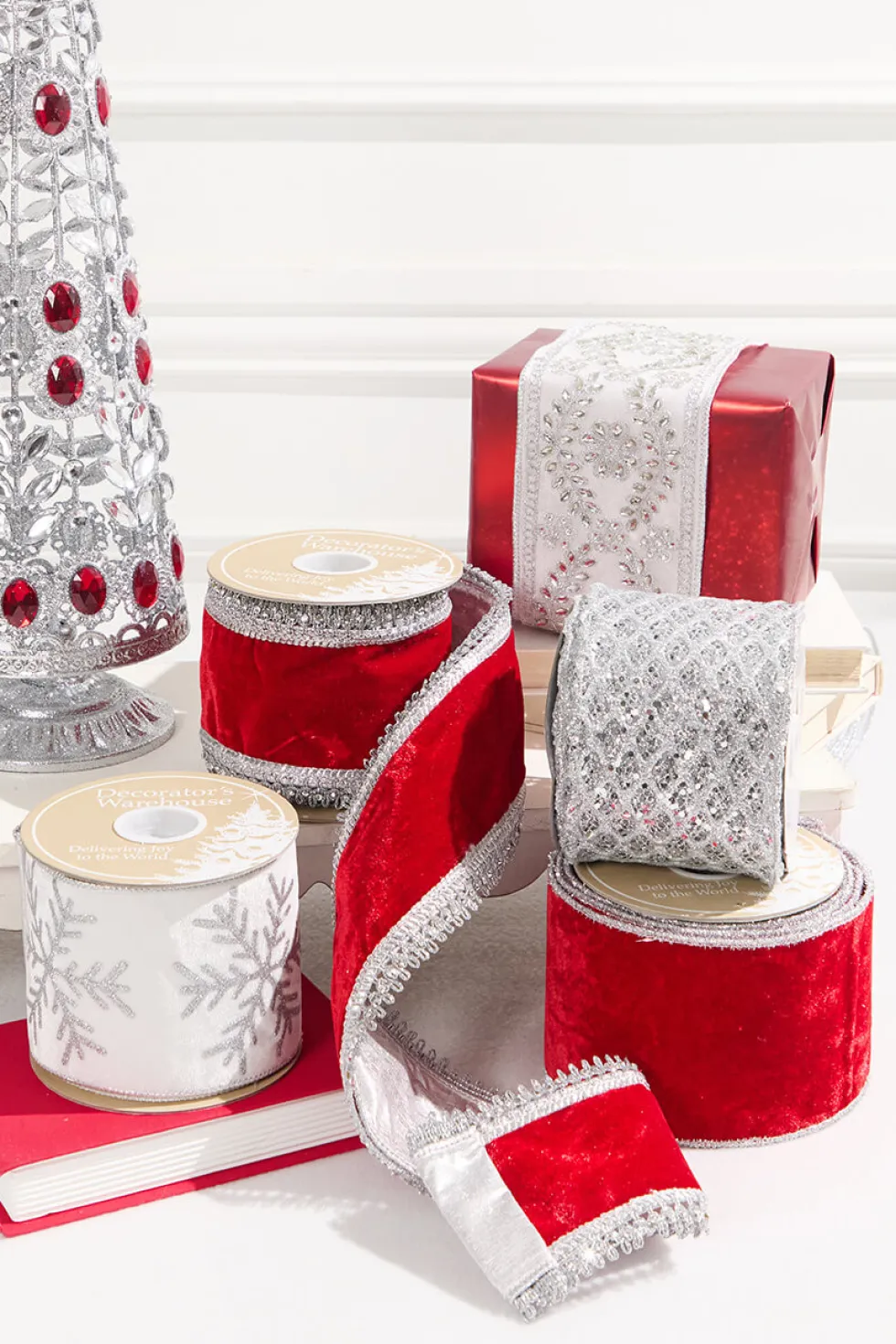 4" x 10 Yard White Velvet with Silver Snowflake Ribbon